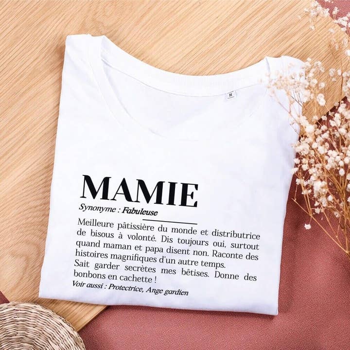 “Grandma definition” white T-shirt for wholesale by Ourson Câlin