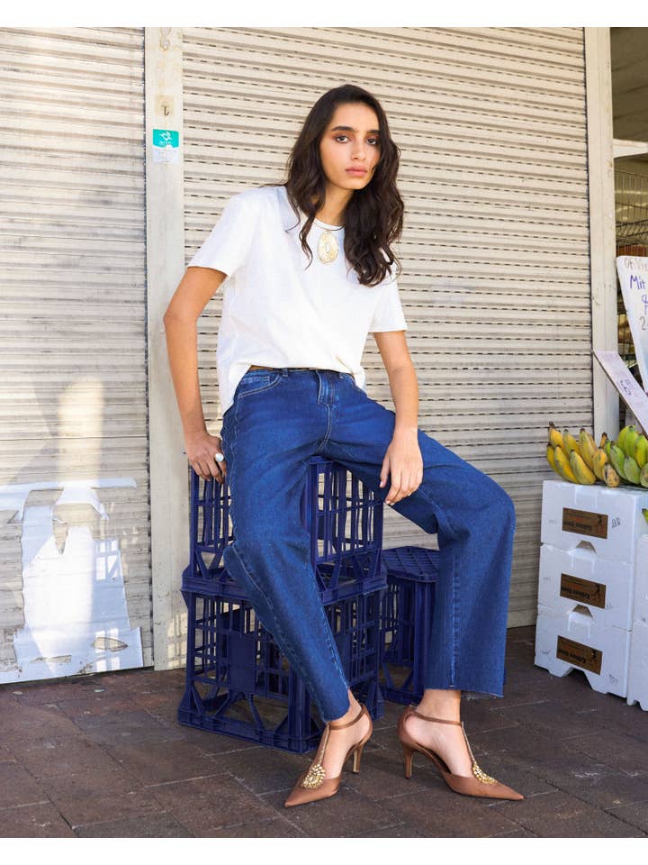 Classic Blue Forcast Women's Bondi Barrel Leg Jeans for wholesale on Faire1