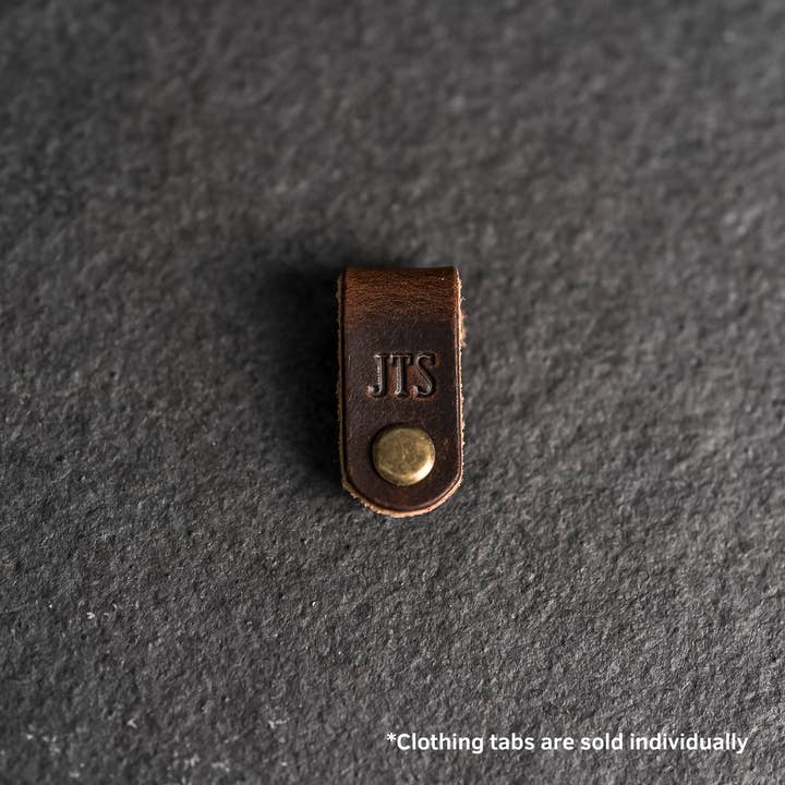 Ox & Pine - Vente Étiquette pour bagage - Onglets de vêtements en cuir personnalisés14