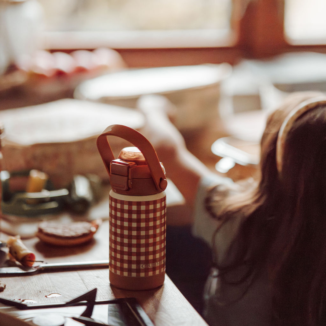 GRECH & CO. – Garrafa de água por atacado – Garrafa Térmica 2 em 1 Sip + Chug 12 oz. | Lille Cottage Club16