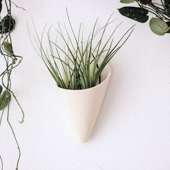 Carter & Rose - Wholesale Hanging Planter - Large Ceramic Cone