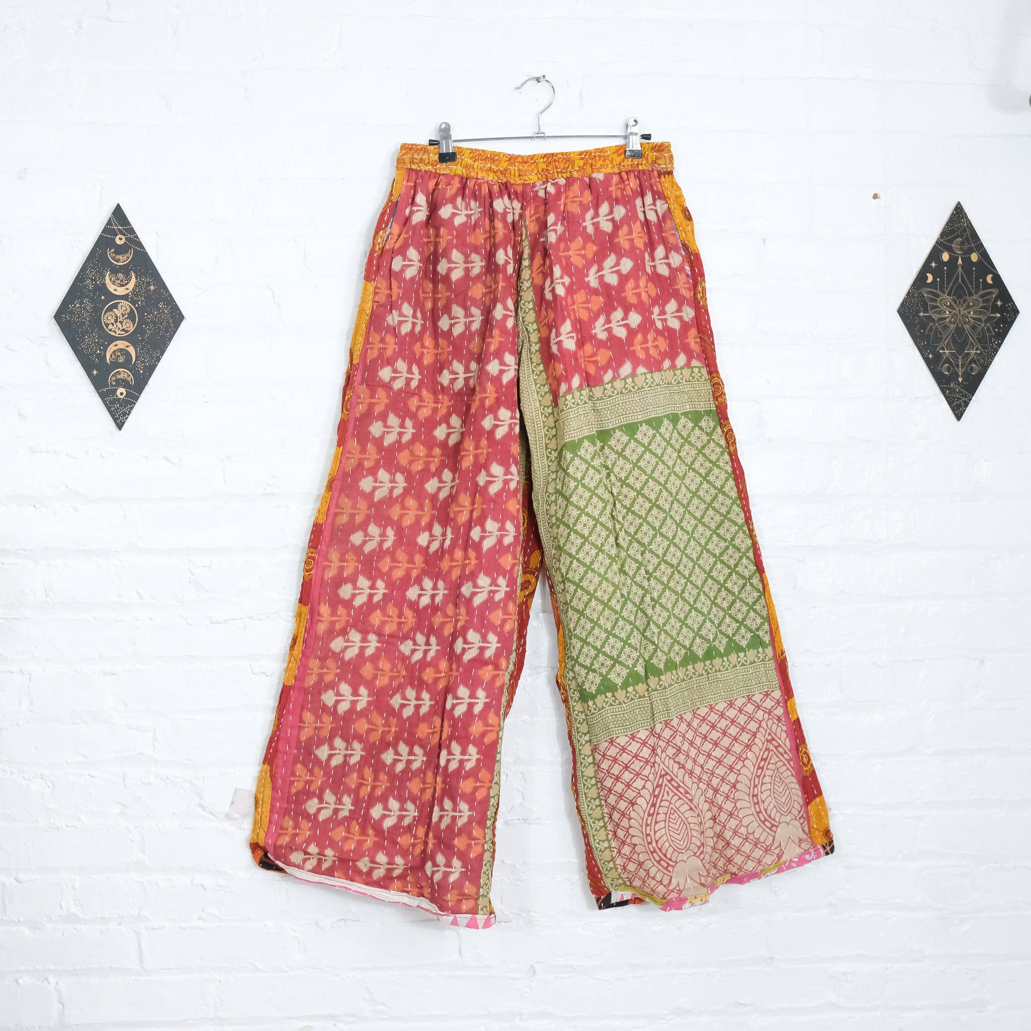 Karma Nepal Crafts – Großhandel Hose – Damen – Handgefertigte Kantha Wendehose mit weitem Bein10