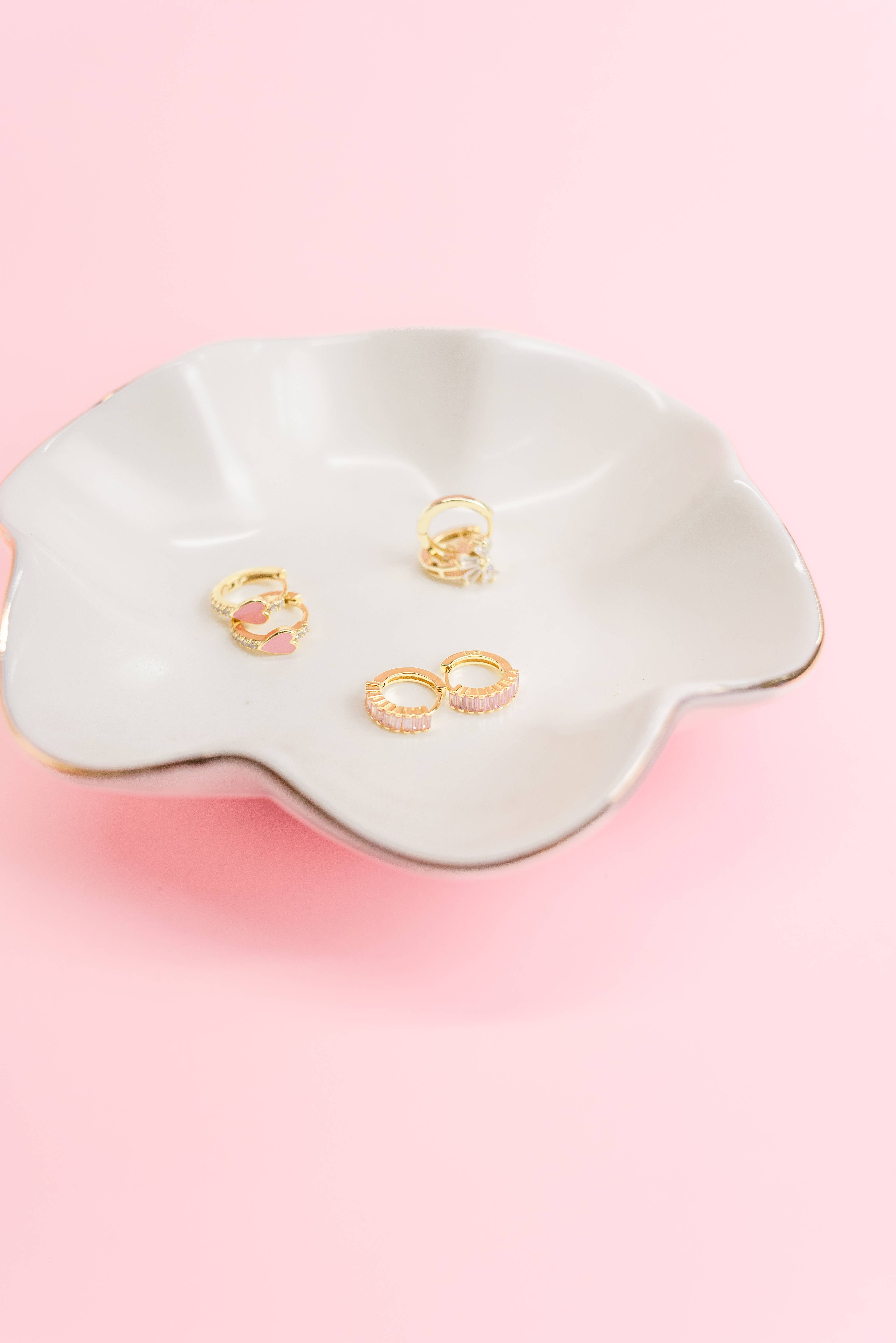 Pip & Co. – brincos huggies por atacado – Brincos Bubblegum Coração Rosa Pave Huggie3