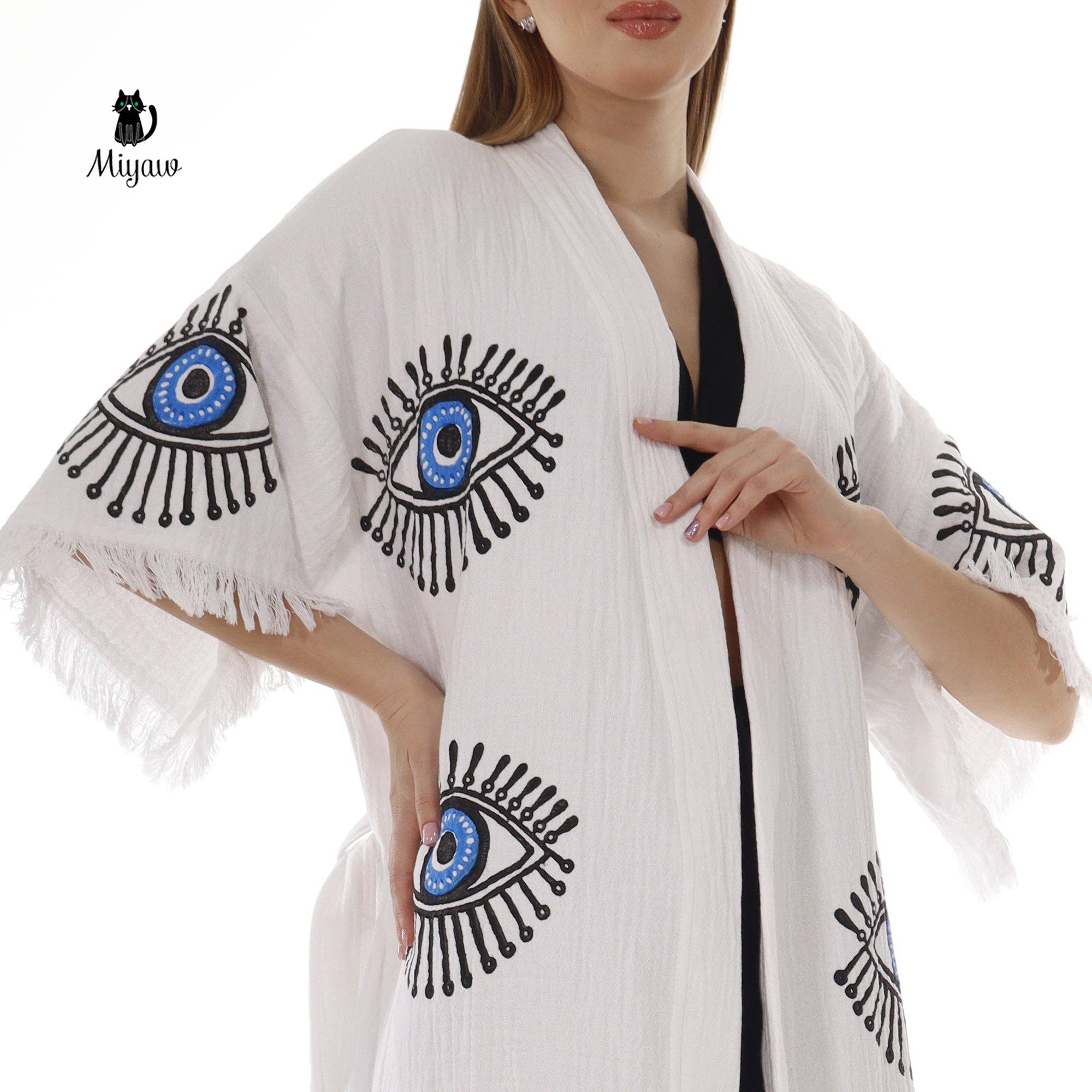 Pure & Chic, LLC - Miyawfashion – Engroshandel Morgenkåbe - Dame – Bomuldskortærmet håndlavet onde øje kimono-kåbe i hvid5