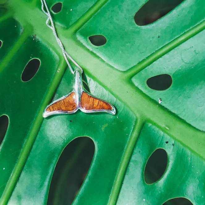 Ciondolo a forma di coda di balena per la vendita all'ingrosso da parte di Bean & Vanilla