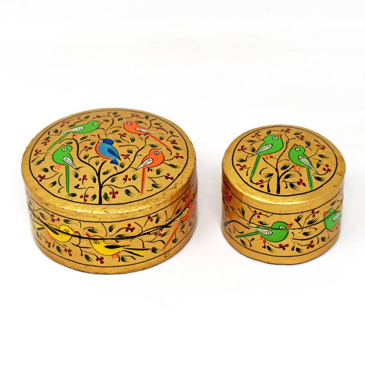 Håndmalet Kashmiri Papmaché Rund Boks Guld Fugle for engroshandel hos Fair to Trade Ltd