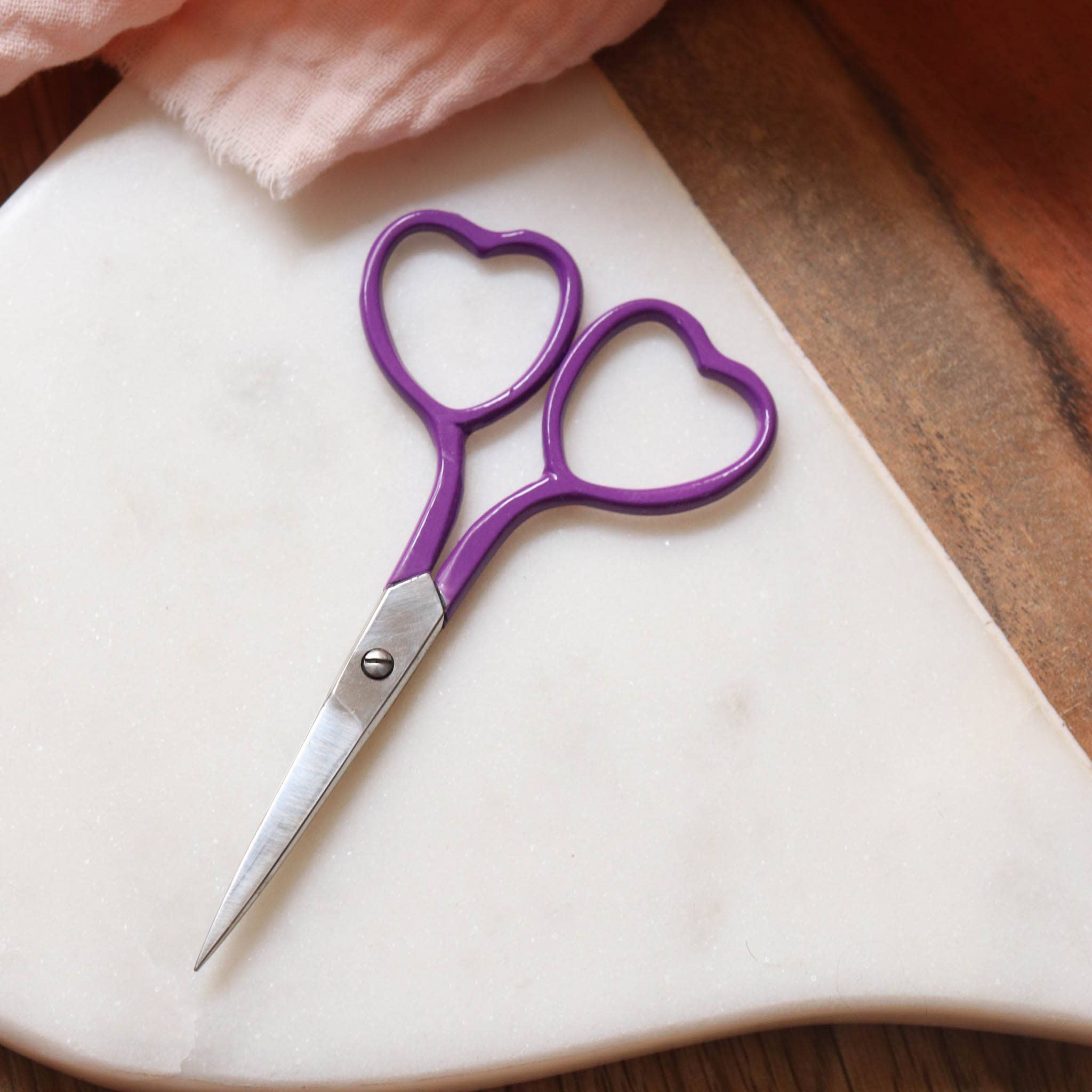 Lise Tailor - Wholesale Embroidery/Cross Stitch Supplies - Heart Embroidery Scissors6