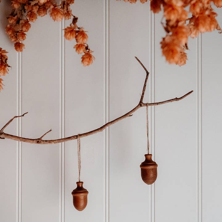 We Love Seasons EU - Wholesale Ornament - Wooden Hanging Acorn2