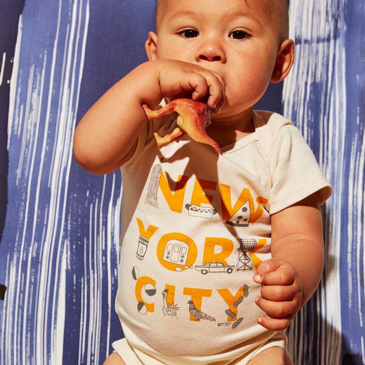 Maptote – Großhandel Body (ohne Füße) – Baby – New York City Schrift einteilig1