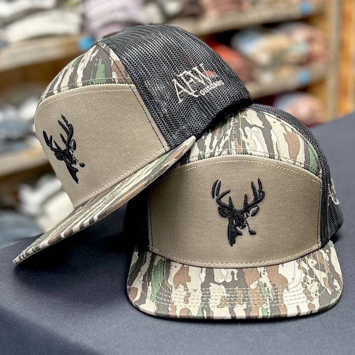 Casquette à logo de cerf à 7 panneaux Realtree Original pour la vente par American Flyway Waterfowl