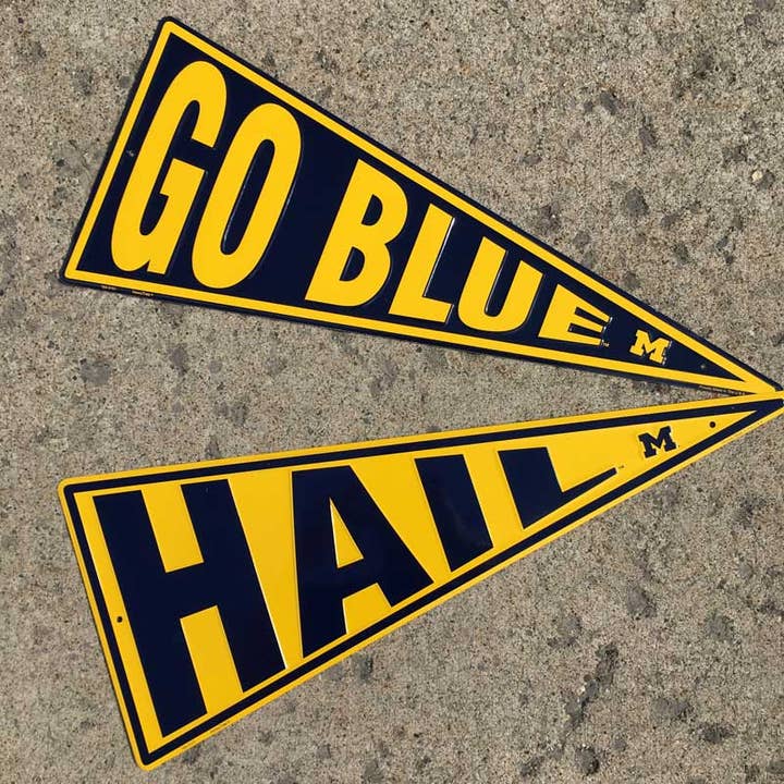 Detroit Shirt Co. – wholesale Skylt – Skylt - University of Michigan Go Blue /Hail Pennant Sign