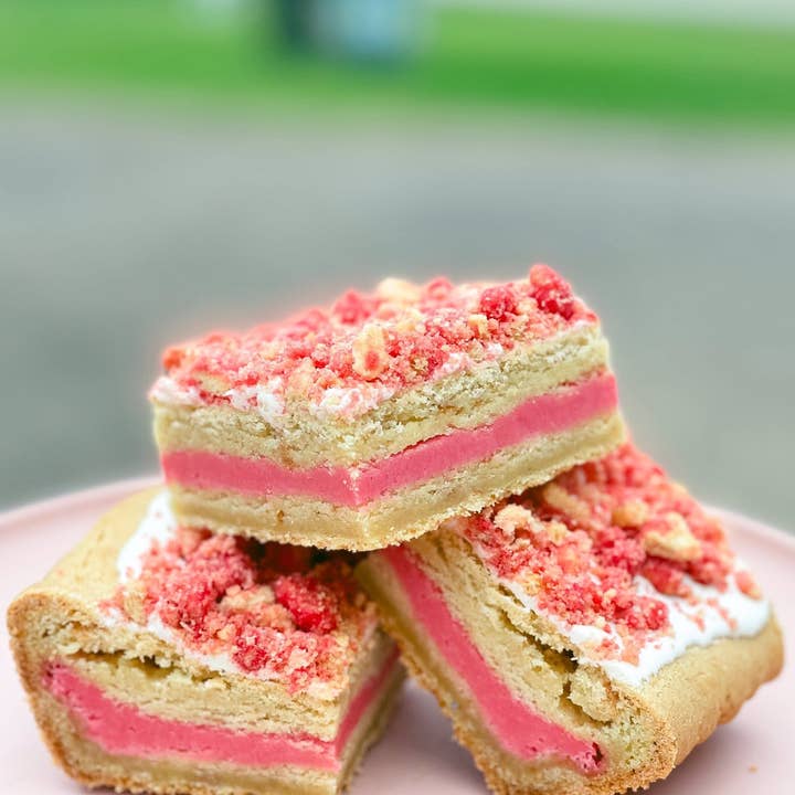 Frosted Cupcakery Bakery - Wholesale Biscuit - Cookie Bars - Strawberry Milkshake 0