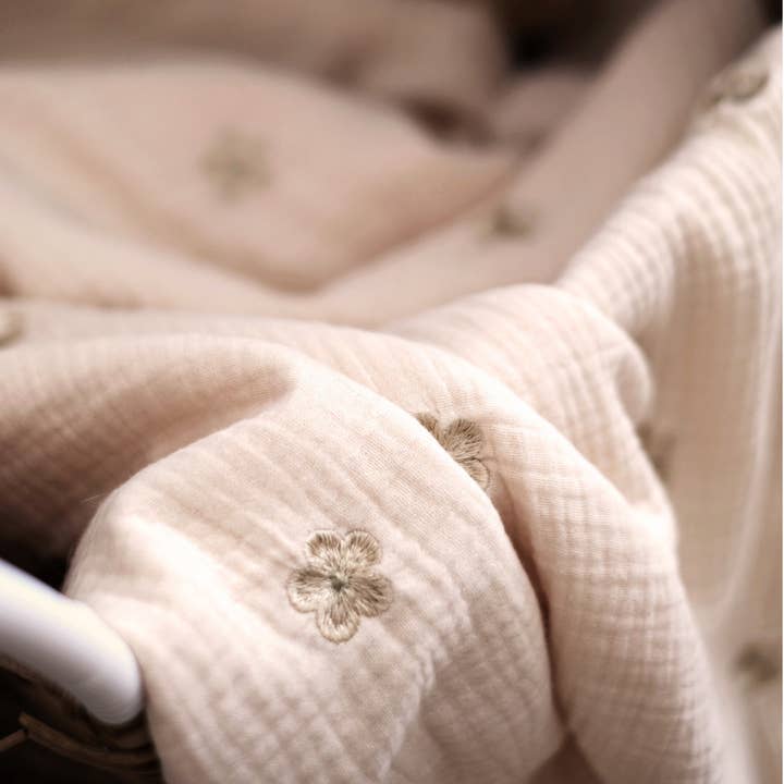 Gentil Coquelicot Paris - Wholesale Bedding blanket – Kids & Baby - Flower embroidered blanket4