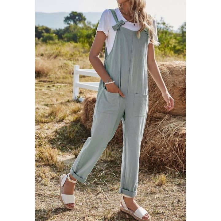 OVERALL MIT ZWEI TASCHEN UND SCHLEIFENDETAIL für den Großhandel von TREND SHOP