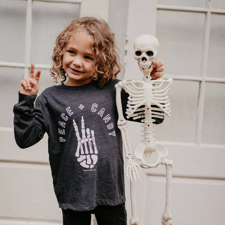 Tee-shirt à manches longues Peace + Candy pour la vente par Rivet Apparel Co.