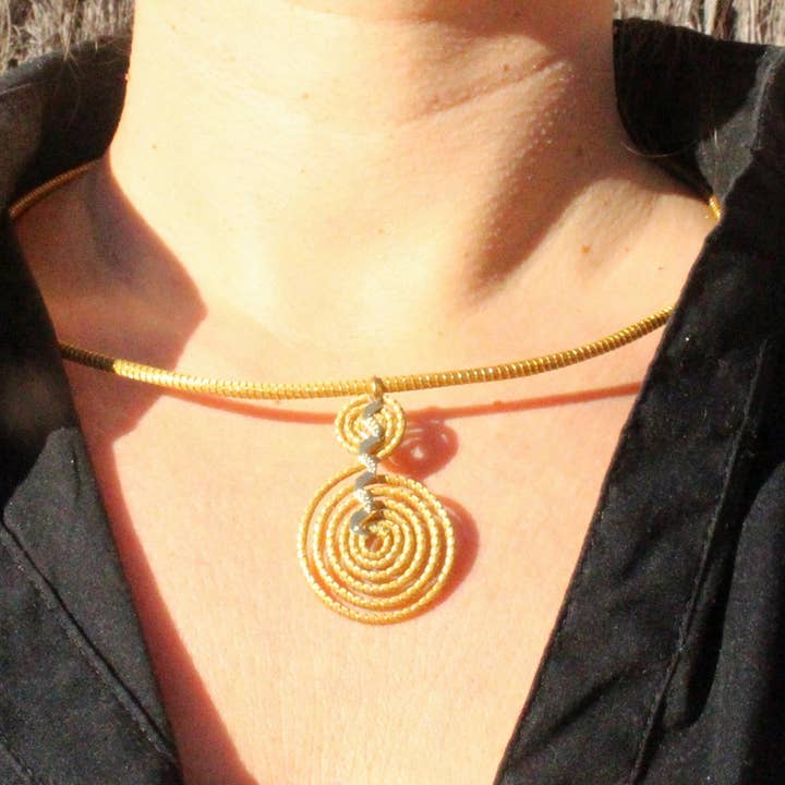 SLOWECO - Venta al por mayor Gargantilla/collar - Collar oro vegetal - NILO VENECIA - Biojoya Capim dourado - Sloweco