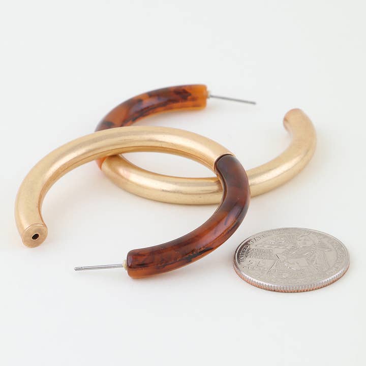 Two Toned Tortoise Hoop Earrings for wholesale by 3AM BY H&D ACCESSORIES