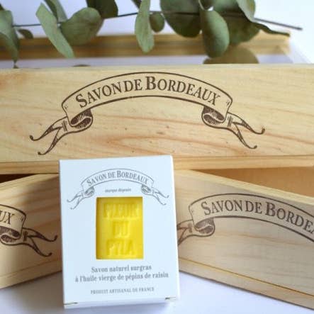 NATURAL SOAP PYLA FLOWER for wholesale by Savon de Bordeaux