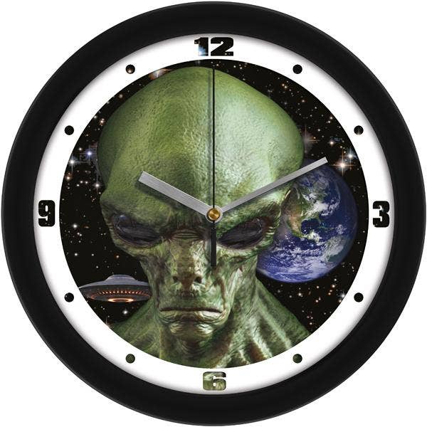 Horloge murale décorative de science-fiction Hail Our Alien Overlords 11,5 po pour la vente par Sun Time