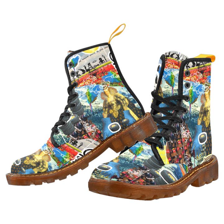 EHI! ECCONE ALTRI DUE PER VOI RAGAZZI. Stivali alti da uomo in tessuto con stampa integrale II per la vendita all'ingrosso da parte di Bønes and Balløøns