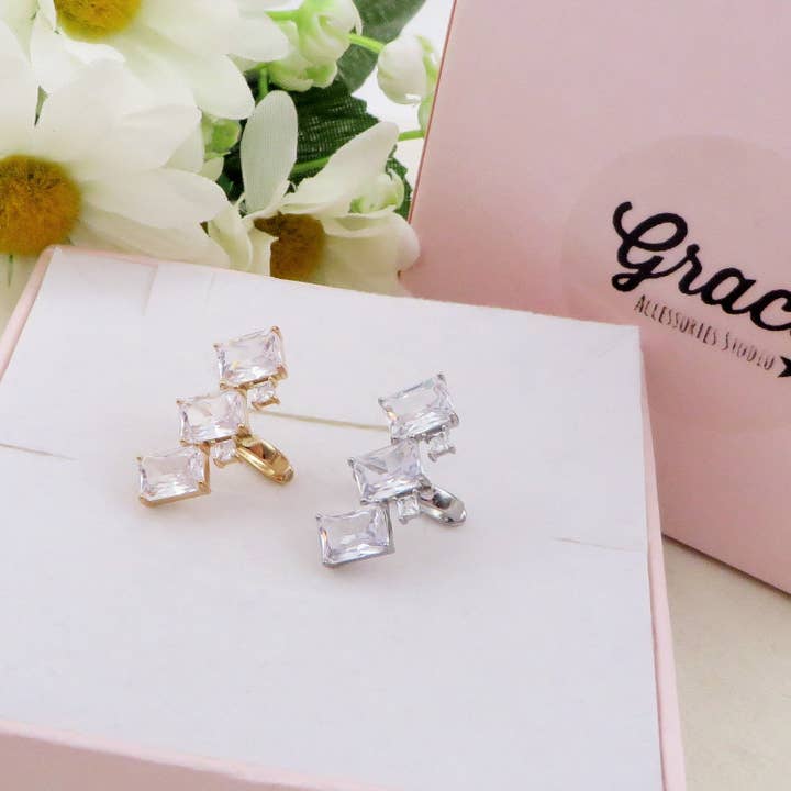 SIENNA EARCUFF ~ Orecchino Senza buco in Acciaio Inossidabile con zirconi cubici per la vendita all'ingrosso da parte di Daemon srls