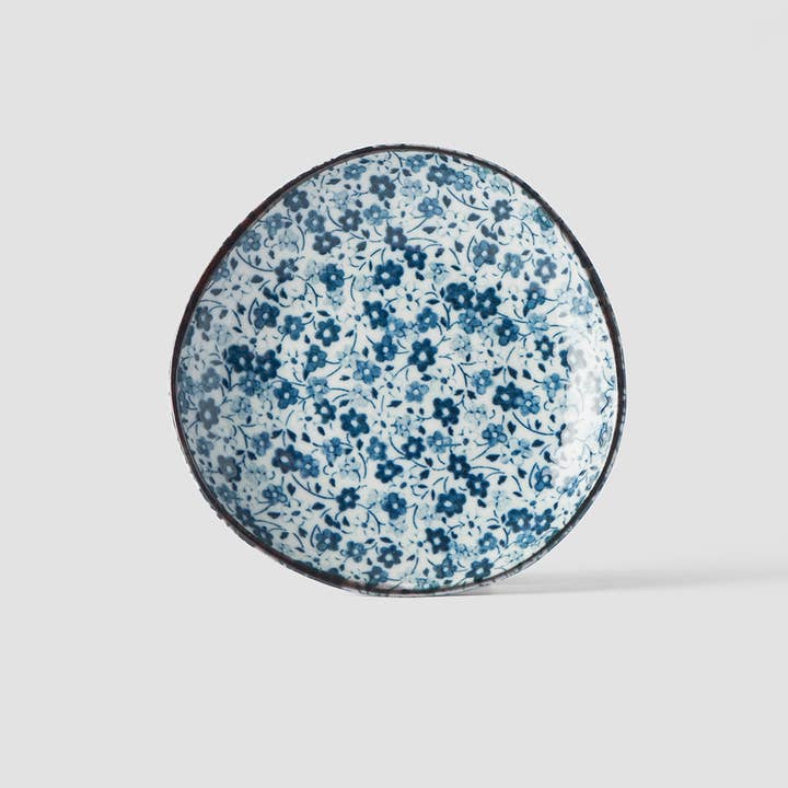 Made In Japan Tableware - Wholesale Dinner Plate - Blue Daisy uneven plate 12cm