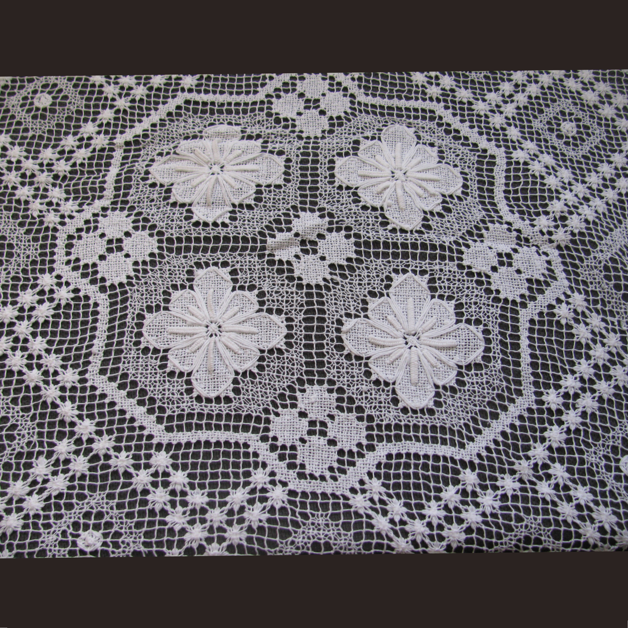 Eastern Sunrise Lace And Linens Inc. - Vendita all'ingrosso Tovaglie - Tovaglia in pizzo toscano italiano annodato a mano stile Modano4