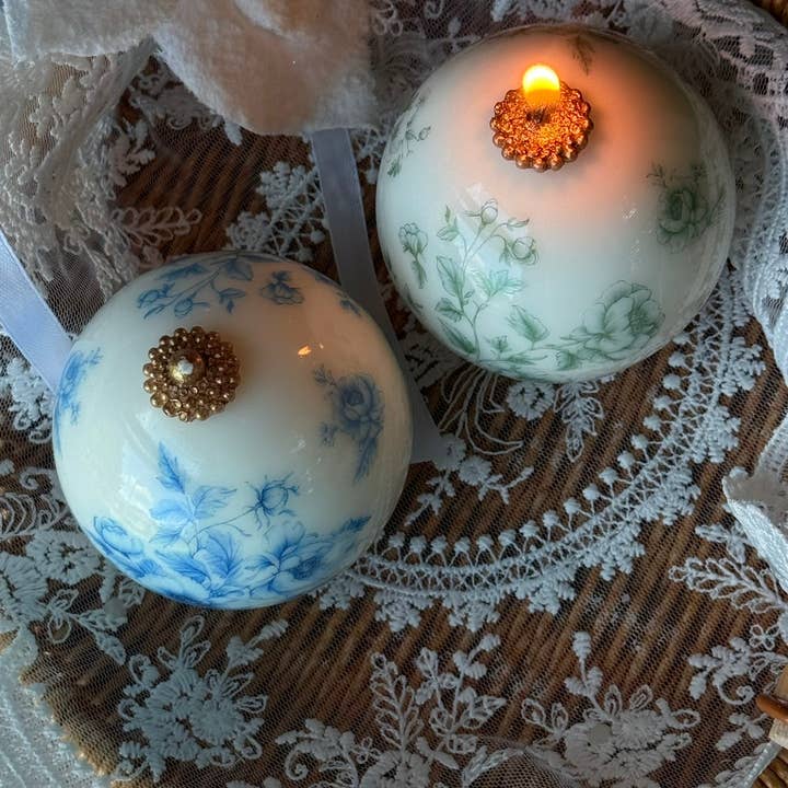 VR.candle - Wholesale Novelty Candle - Elegant toile Candle | Vintage Style Christmas Candles7