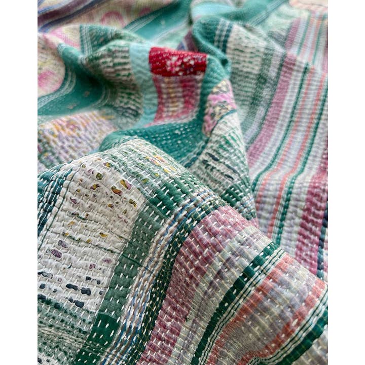 Bhawana Handicrafts - Vendita all'ingrosso Plaid - Copriletto matrimoniale vintage indiano Kantha Sari