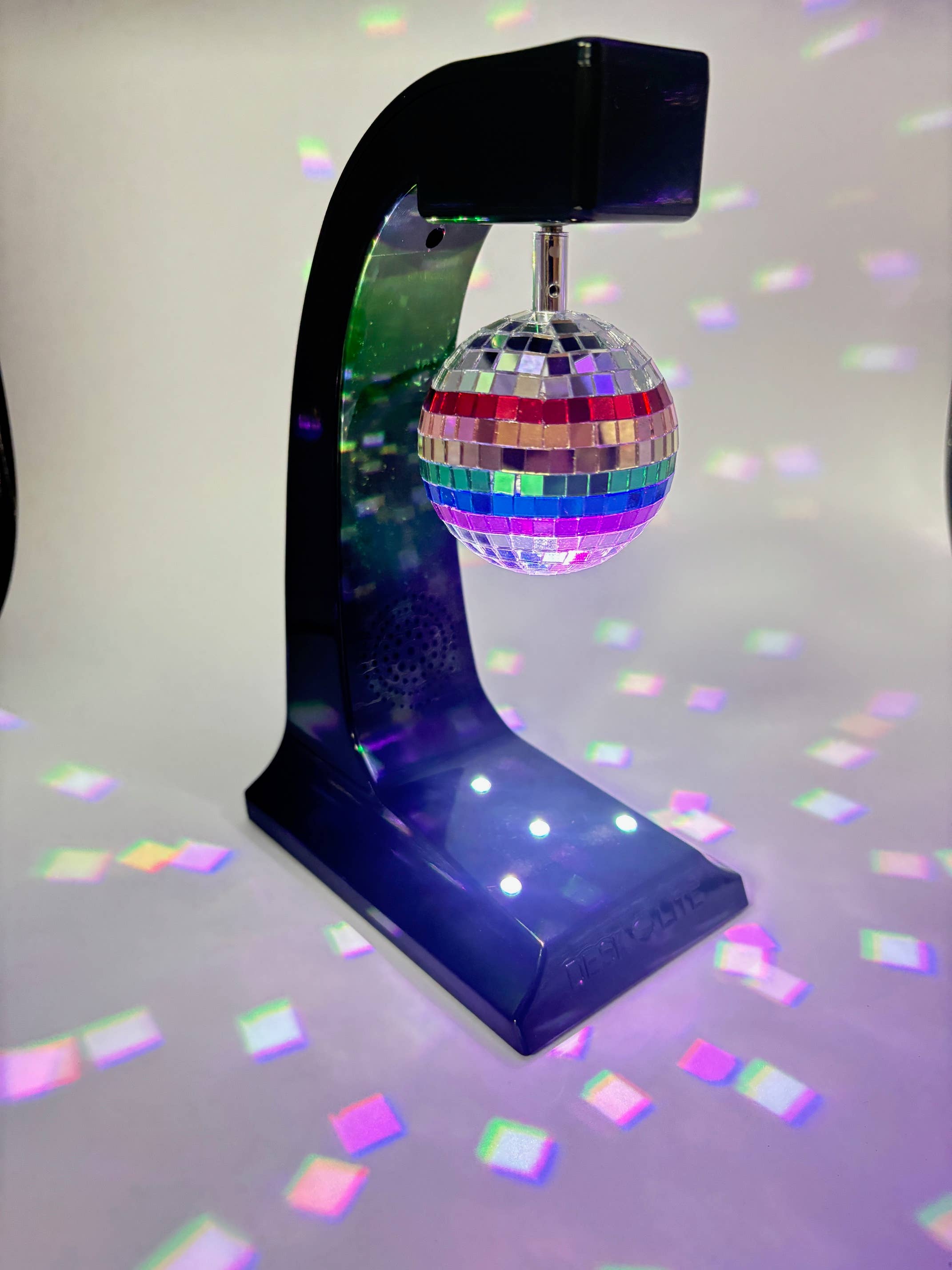 DESKOLITE - Venta al por mayor Luz estroboscópica/de discoteca - Altavoz inalámbrico de discoteca DESKOLITE™ con luces LED y bola de espejo de 6 cm15