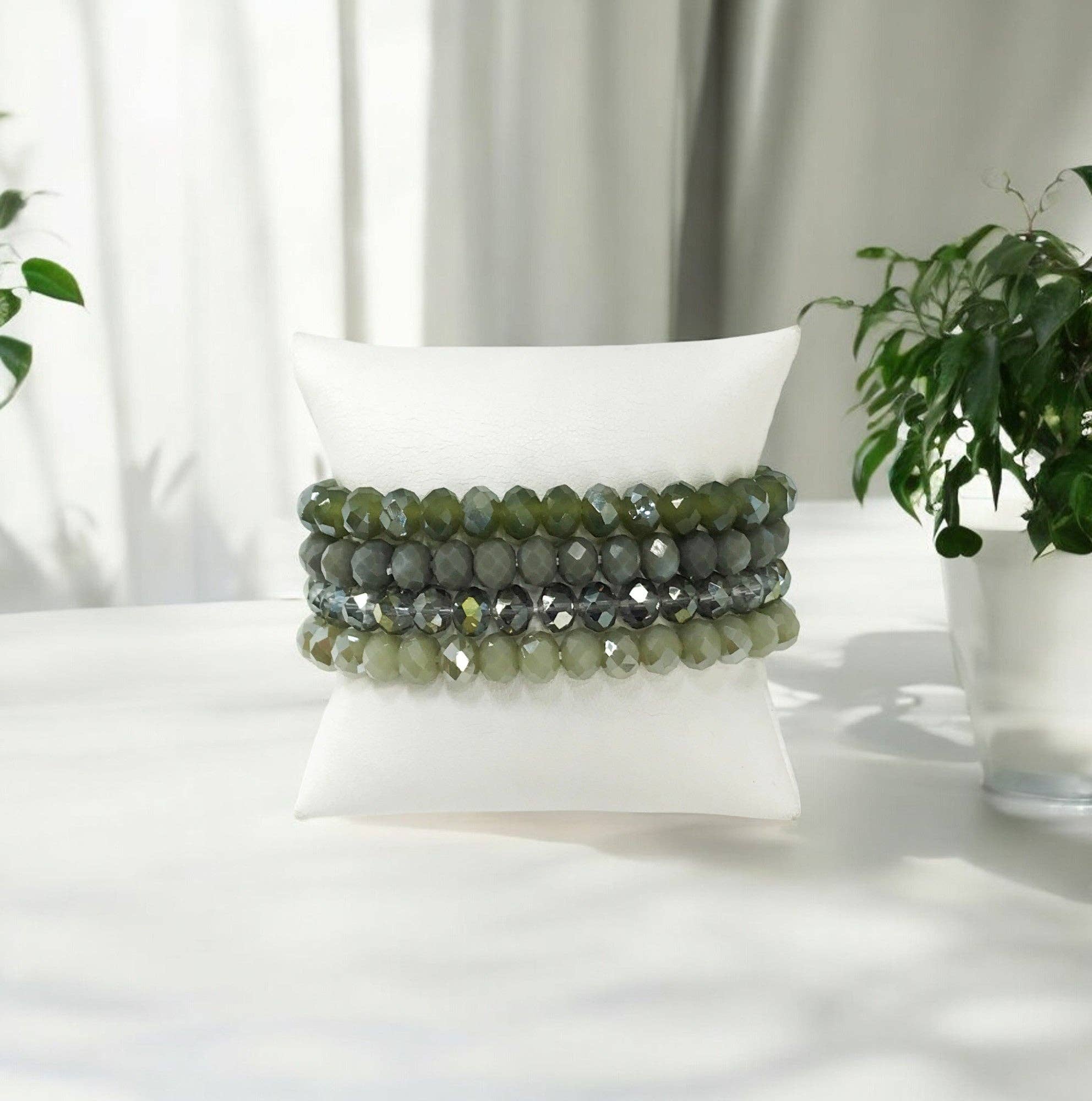Magnolia & Peach Jewelry Boutique, LLC - Vente Parures de bijoux - Ensemble de bracelets Olive Stack - B21250