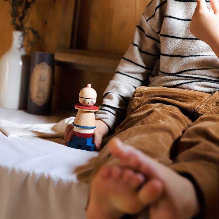 Wooden Story Sp. z o.o. - Vendita all'ingrosso Giocattolo in legno - Bambini - Gioco da impilare personaggio a bastoncino No. 024