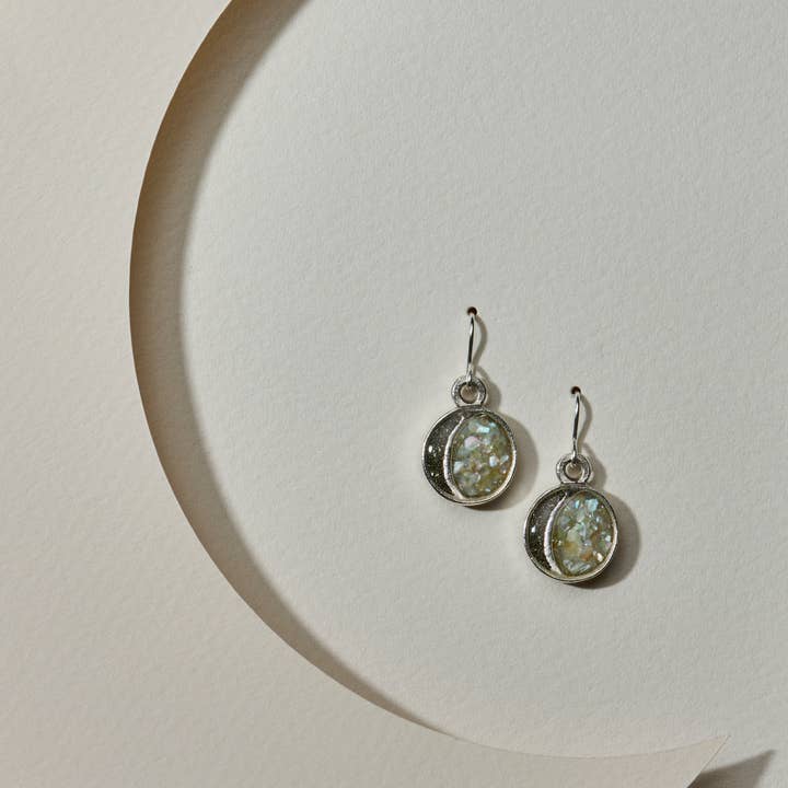 Cameoko – Großhandel Ohrhänger – Mini-Mondsichel-Ohrringe aus Silber1