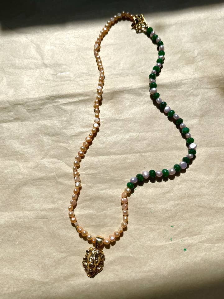 BABY LEO KANA NECKLACE PEACH MIX for wholesale by SUNNYDAZE JEWELRY