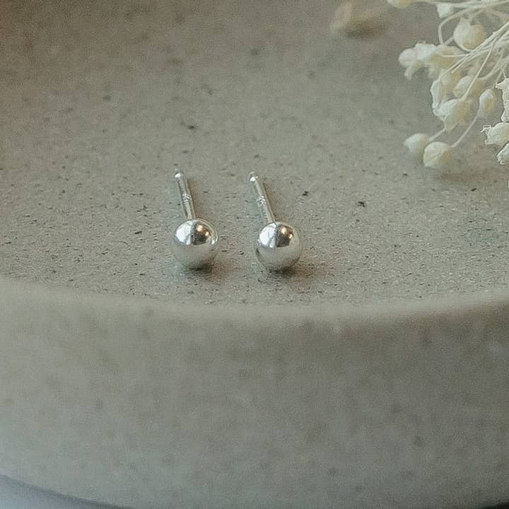 Orecchini Ball Post e ulteriori Risultati per vendita di piercing all'ingrosso. Resi gratuiti e termini di pagamento a 60 giorni su Faire in tendenza su Faire.