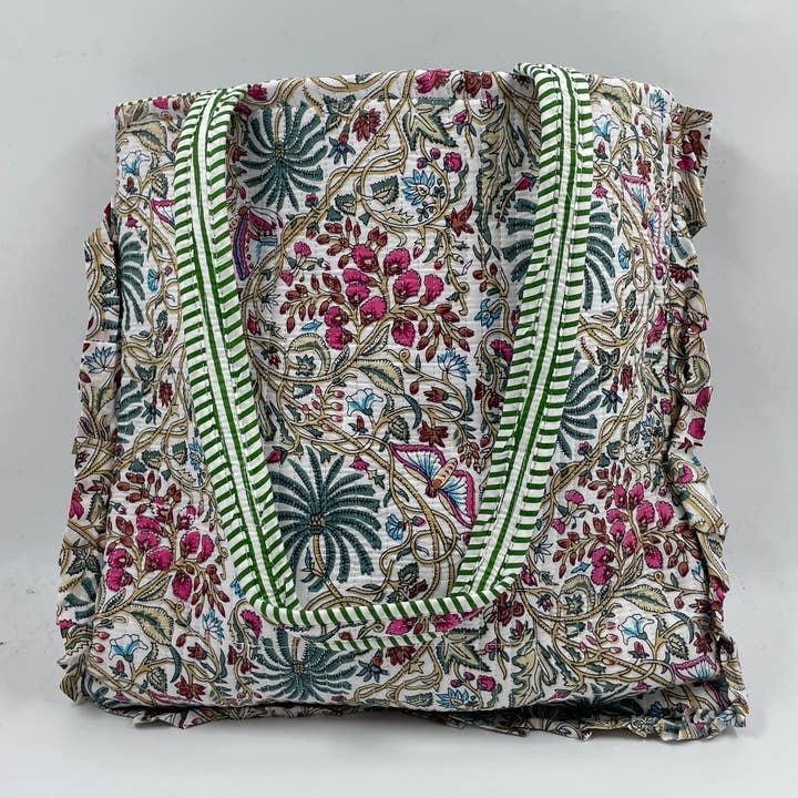 Saco tote reversível boho acolchoado Kantha 100% algodão com folho e outras tendências em Compre saco xadrez B2B. Devoluções gratuitas e condições de pagamento a 60 dias na Faire na Faire.
