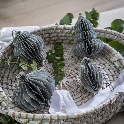 Ast SilverHoneycombeDecoration for wholesale by Retreat Home Ltd