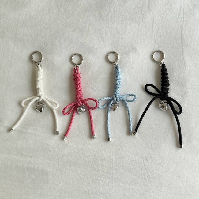 MOND HAUS - Venta al por mayor Llavero - Mujer - Orson Llavero | Encanto trenzado de cuerda con colgante de corazón9