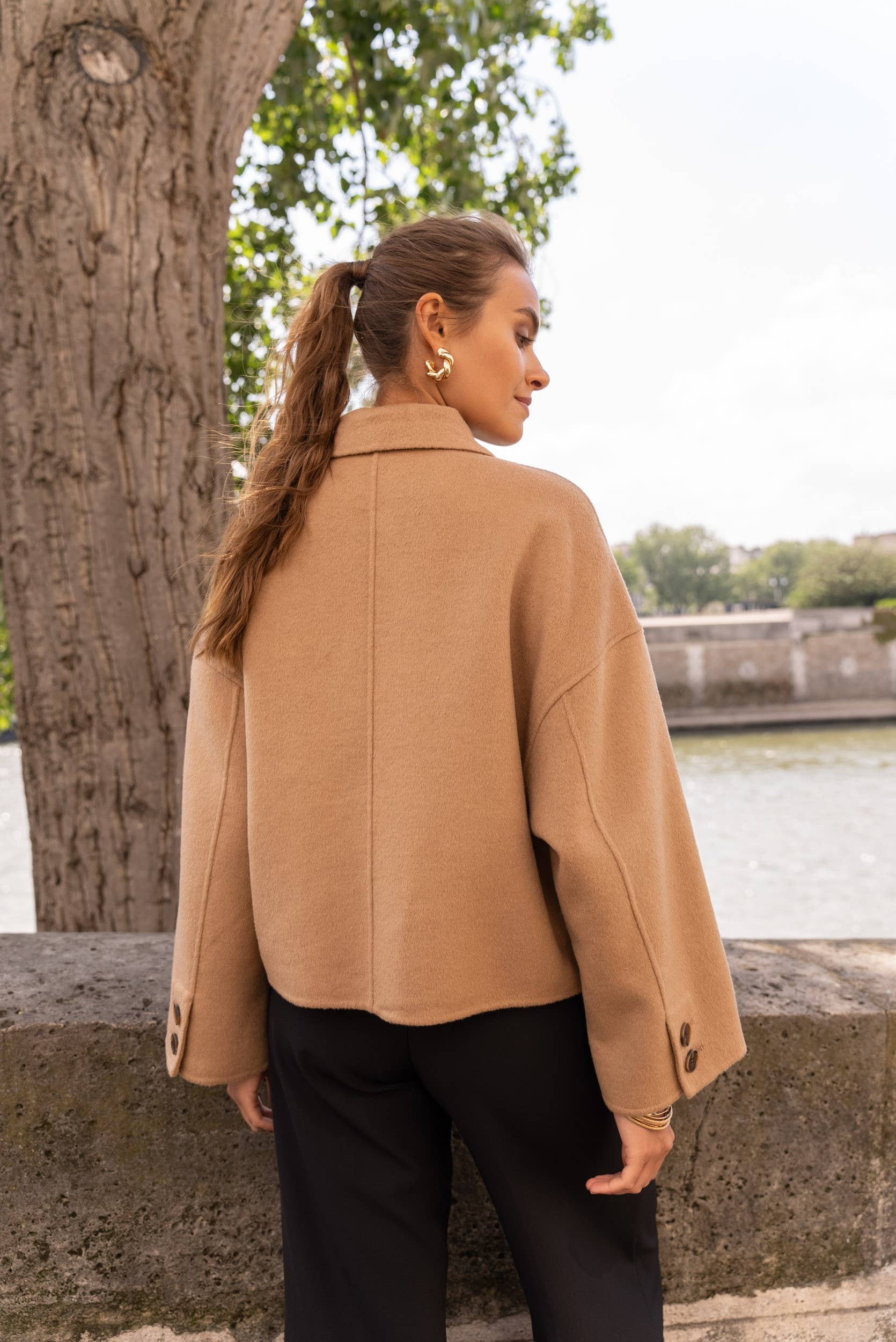 Attentif Paris - Vendita all'ingrosso Cappotto - Donna - Cappotto corto oversize artigianale in misto lana42