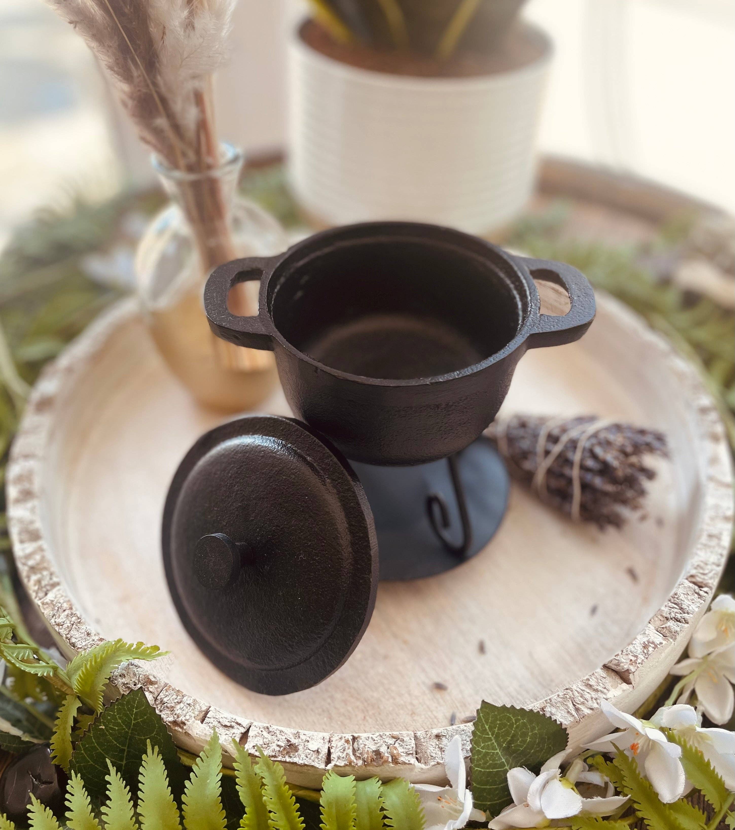 Sage & Stone Apothecary – wholesale Cooking pot – Cast Iron Simmer Pot2