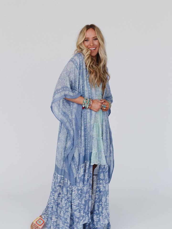 Kimono Free Flow Duster en tapisserie Paisley - Chambray pour la vente par Three Bird Nest