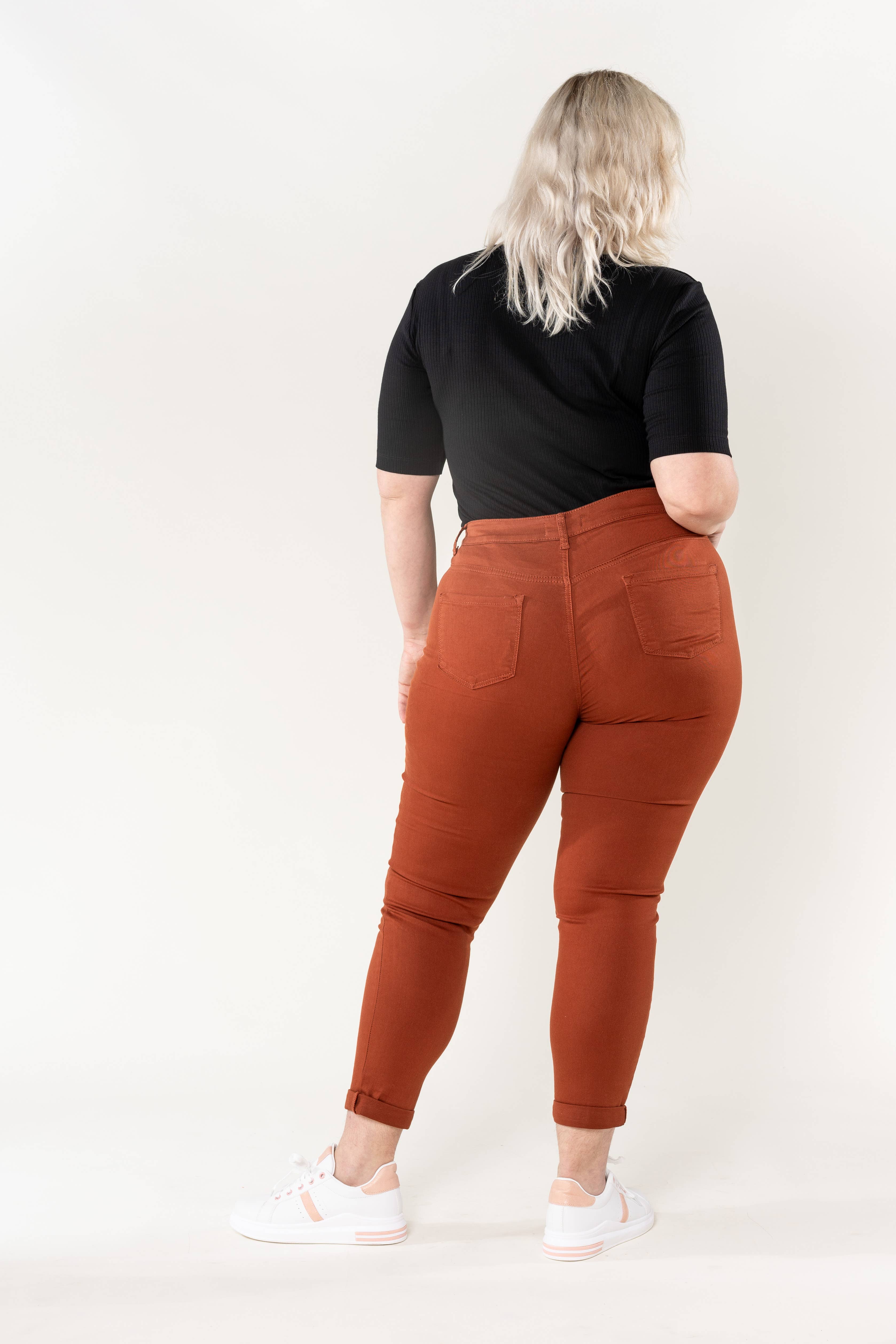 Nina Carter – Calças - Mulher por atacado – Tamanho Plus Curve Plus Tamanho Voltar ao Pescoço P19927