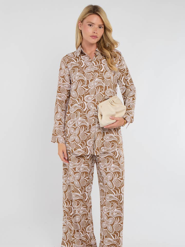 Braunes Paisley-Blumenmuster-Kombiset aus Hemd und Hose für den Großhandel von Love Sunshine Wholesale