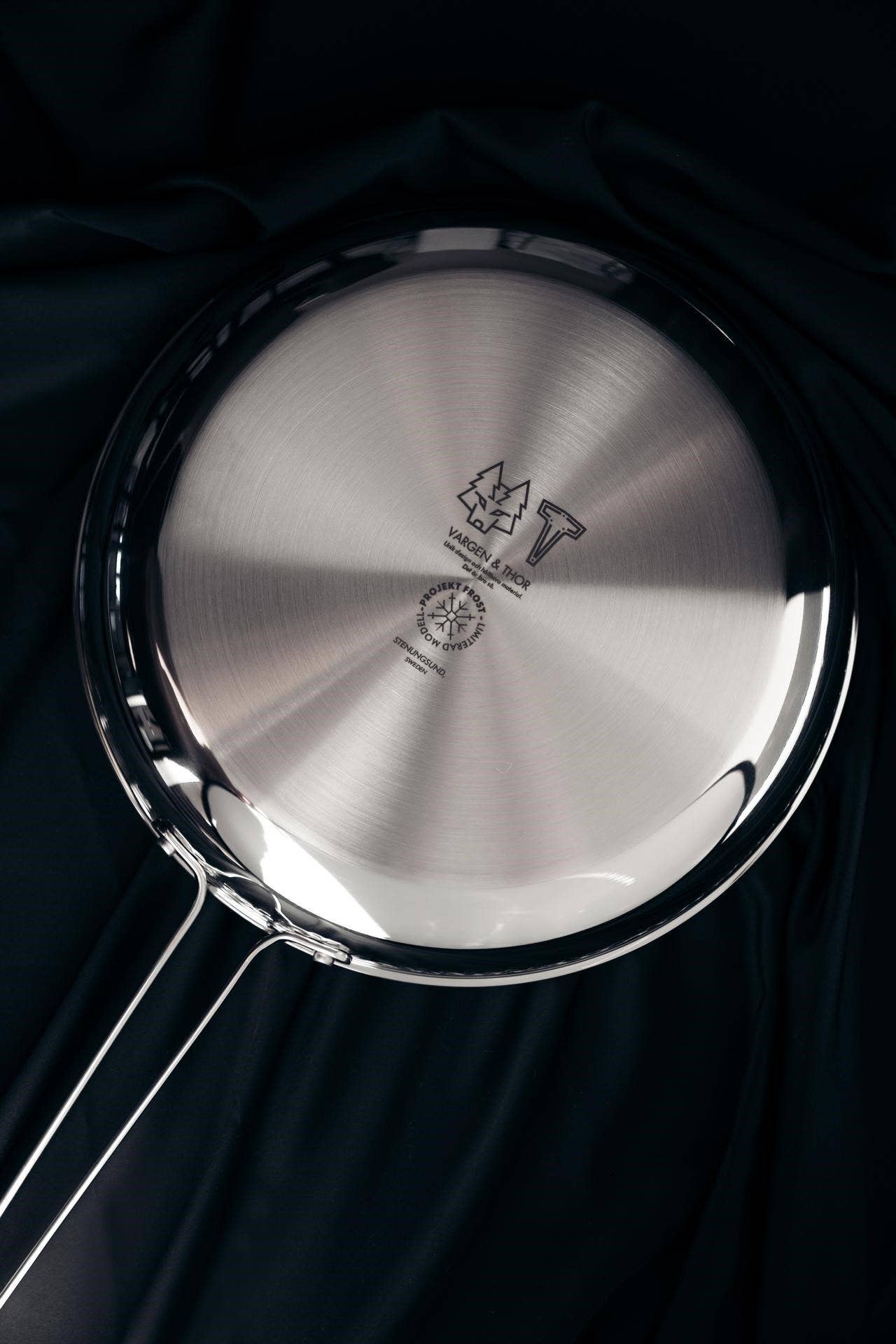 Vargen & Thor – Großhandel Pfanne – MODELL Mb Bratpfanne – 28 cm, Froststick.2 (Polierter Stahl)3