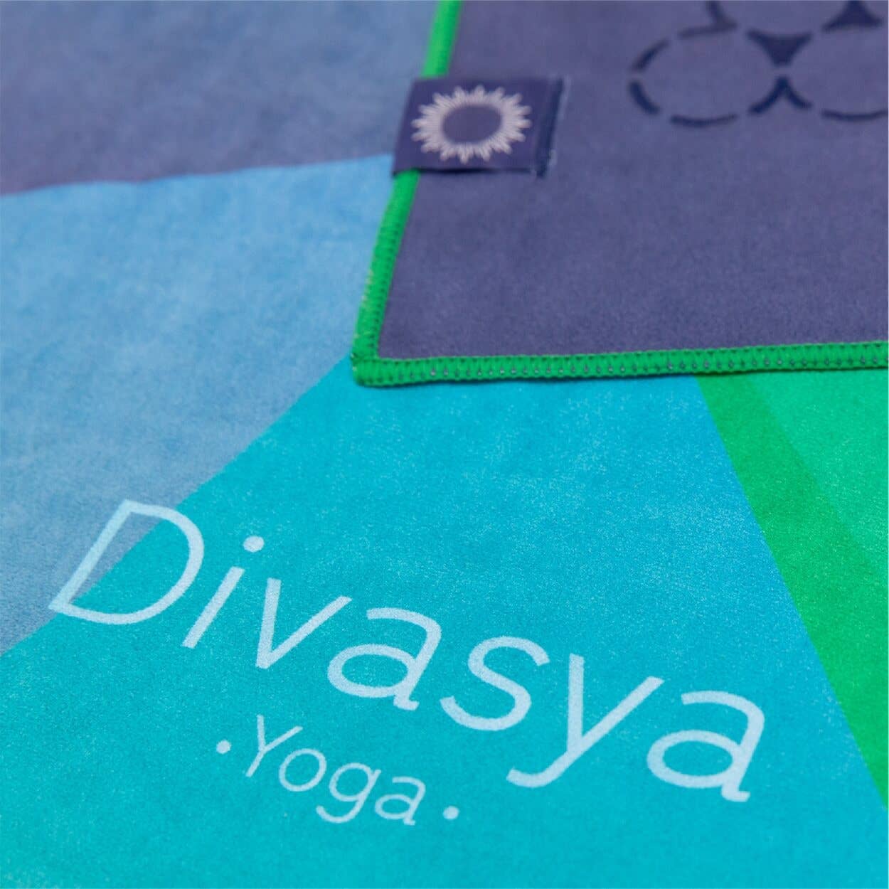 Divasya - Wholesale Yoga Towel - Yoga Towel Set | 1 Yoga Towel with Silicone Honeycomb Structure & 1 Face Towel | in 6 Colors32