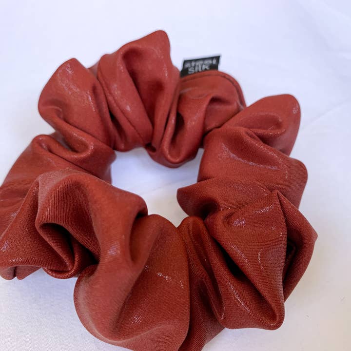 Chouchou brillant rouille pour la vente par Steel Silk LLC