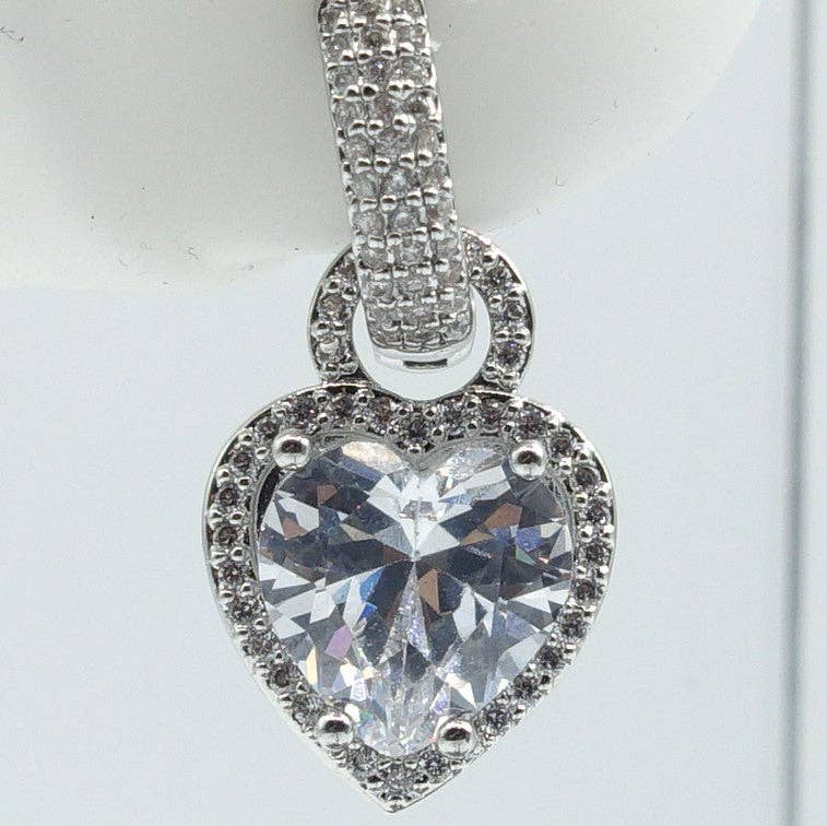 Daemon srls - Wholesale Hoop Earrings - AURORA HOOPS ~ Orecchini mini cerchi zirconati FULL in Cubic Zirconia a forma di cuore10