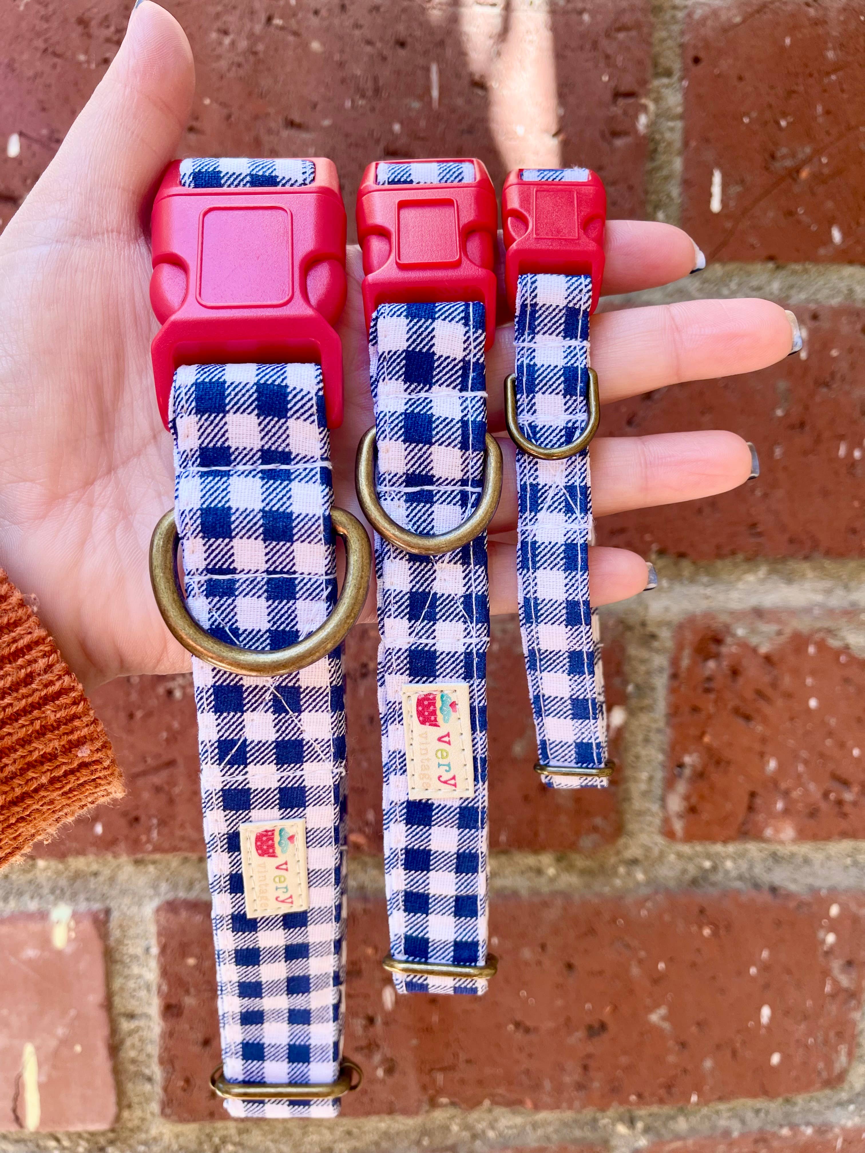 Very Vintage Designs - Vendita all'ingrosso Collare - Cani e gatti - Collare per Cani a Quadri Blu Navy Rosso Estate Gingham Spiaggia Fatto a Mano USA1