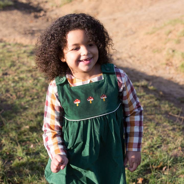 Vestido pinny de pana toadstool bordado para venta al por mayor de Little Green Radicals EU