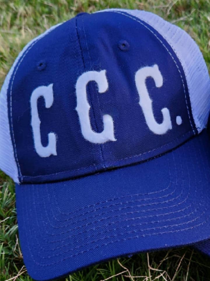 Cappello trucker classico con logo in feltro -15 opzioni di colore per la vendita all'ingrosso da parte di Shop Carolina Clothing Co.